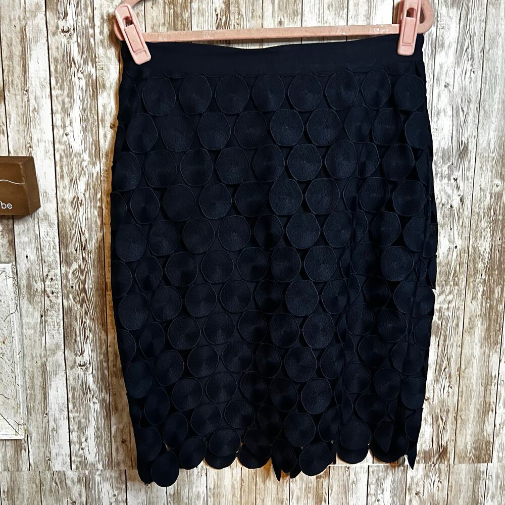 Ann Taylor Navy Skirt —‎ Size 8 | Classic Workwear Staple